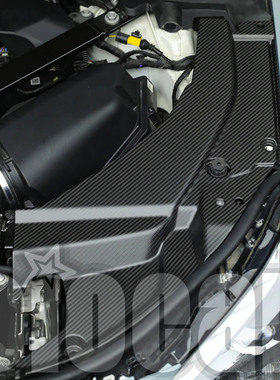 适用于宝马G87 M2 oioMotors 干碳纤维大灯上盖 机仓细节