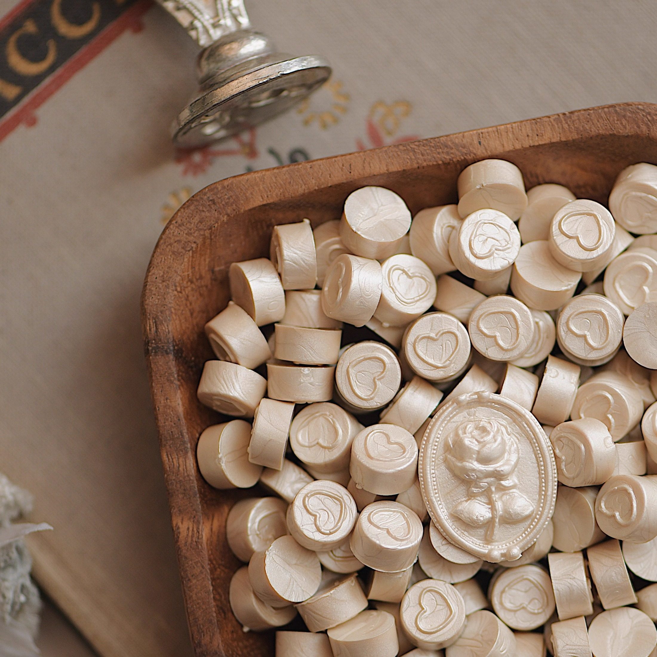 一只甜桔【珠光/金属系列火漆蜡粒】欧洲传统色火漆蜡粒