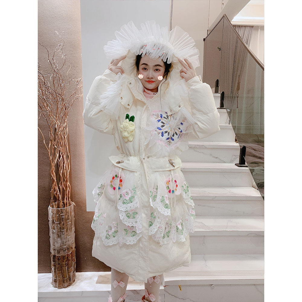 重工刺绣荷叶边拼接加厚羽绒服潮