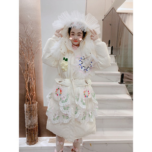 羽绒服女冬新款韩版甜美重工刺绣荷叶边收腰显瘦中长款鸭绒外套潮