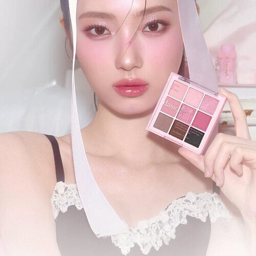 代曦可四色焕彩盘高光眼影腮红