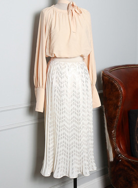 DTWO原创女装2018夏新橡筋腰烫金条纹百褶荷叶边雪纺半身裙3599