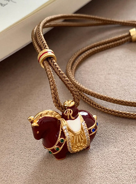 滴油珐琅小马吊坠项链女秋冬长款毛衣链轻奢高级感本命年马年饰品