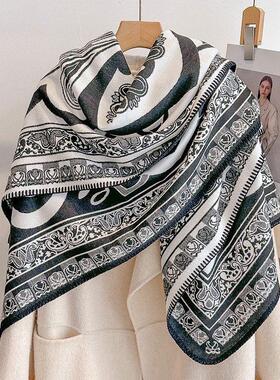 复古花纹暖色调女士披肩 秋冬保暖加厚围巾优雅百搭围脖