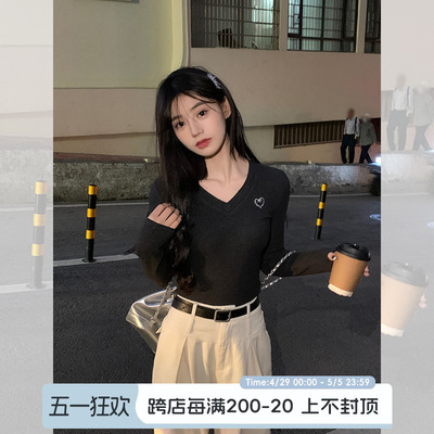 爱心V领加绒打底衫女秋冬加厚