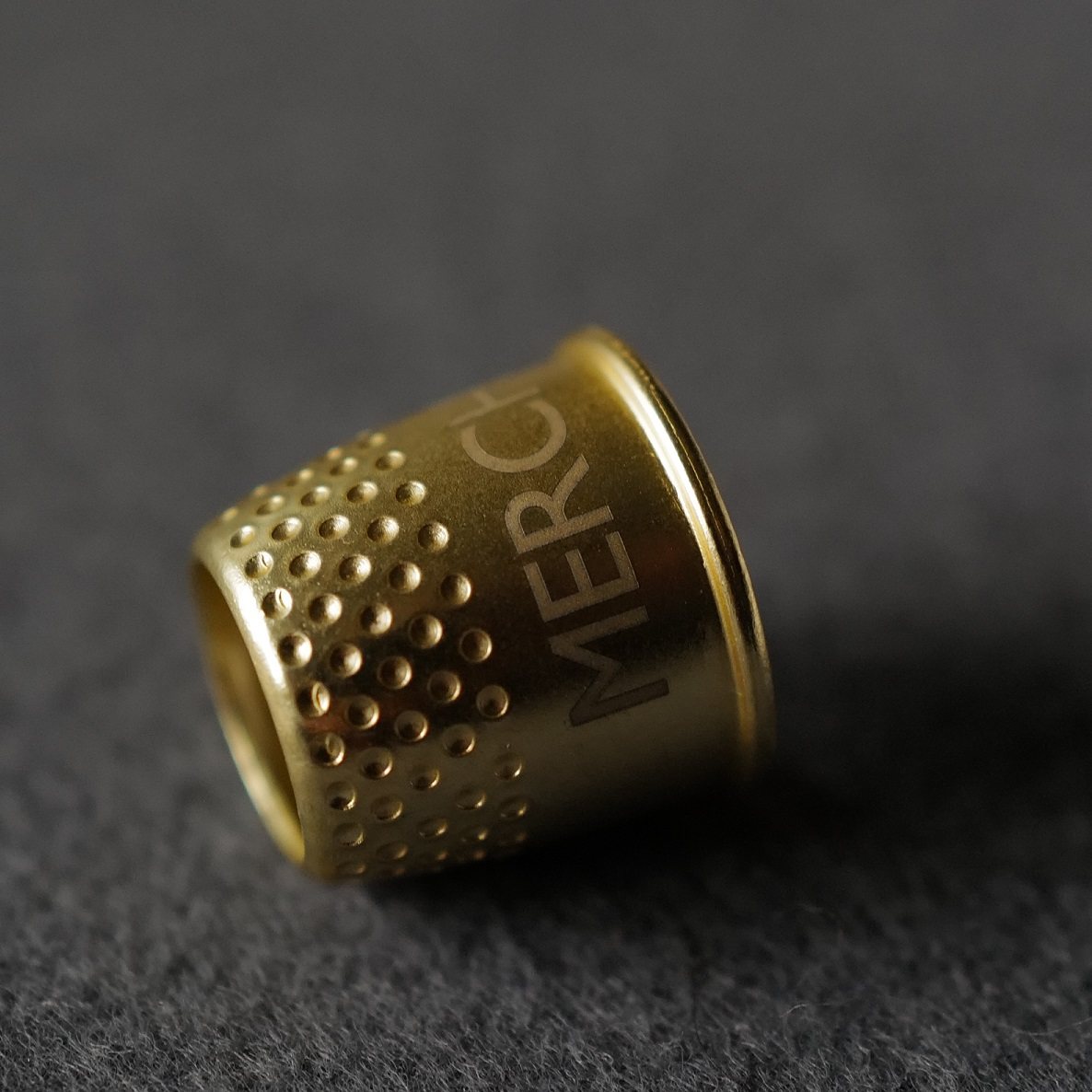 两头穿裁缝顶针金铜色