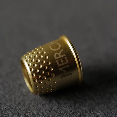两头穿裁缝顶针金铜色