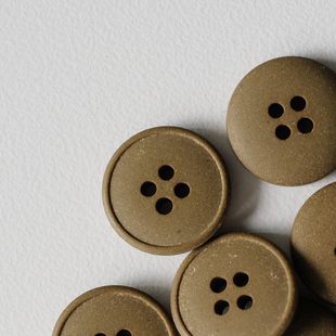 Textile 15mm1颗价英国 Garden可再生材料极简哑光咸菜绿色纽扣