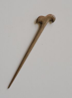 大约146mm长一支价德国JIM灰色木质发簪 披肩针弯曲造型33mm宽