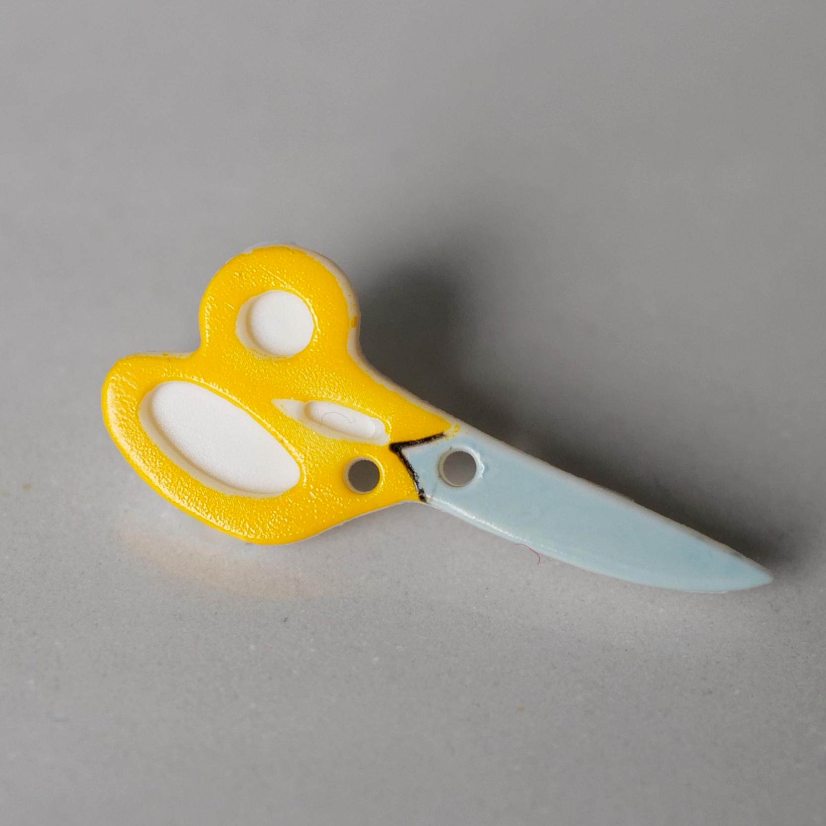 13mmx30mm一颗价 德国DILL黄色手柄浅蓝刀头剪刀造型缝纫爱好纽扣