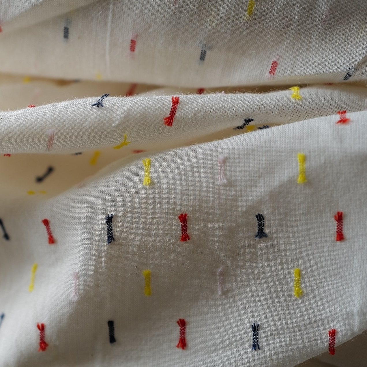 小雨点仙鹤白多比棉布115cm宽