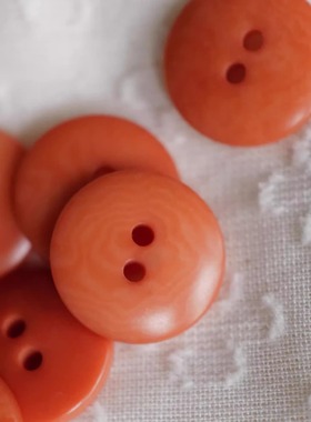 15mm一颗价格英国Textile Garden柔和粉橙色象牙棕榈纽扣