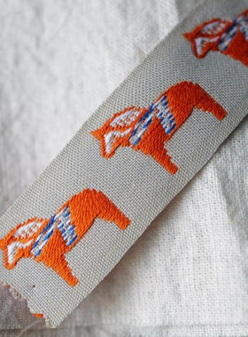 25mm宽一米价英国Textile Garden灰底橙色小马有机棉装饰织带