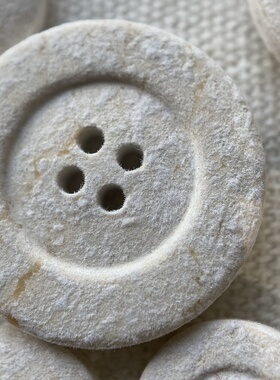 25mm19mm15mm13mm11mm一颗价格英国TG白色微绒毛表面棉质纽扣
