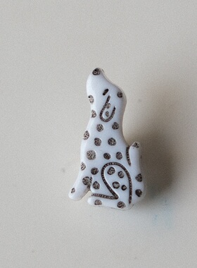 绝版11mm×20mm1颗价德国Vintage浅白灰底斑点狗造型合成纤维纽扣