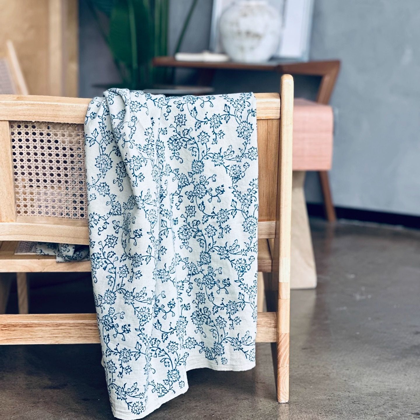 150cm长114cm宽英国Merchant and mills 藤蔓花卉印度棉布