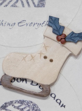 31mmx35mm一颗价格德国JIM白色圣诞溜冰靴造型木质纽扣