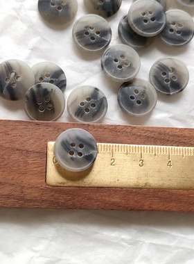 15mm1颗价 英国Textile Garden环保再生纸仿牛角灰色纽扣