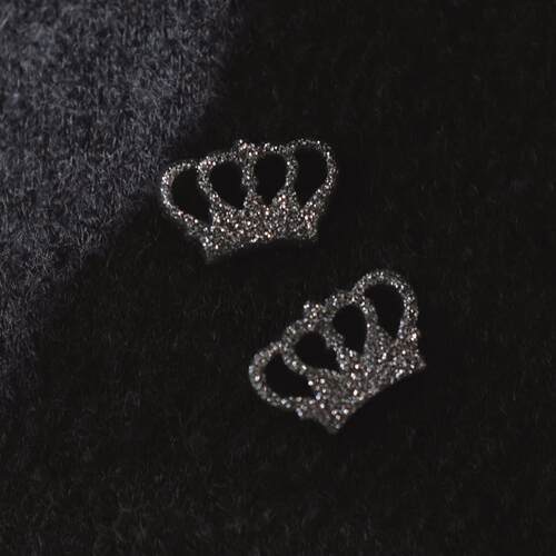 银色闪亮皇冠造型纽扣