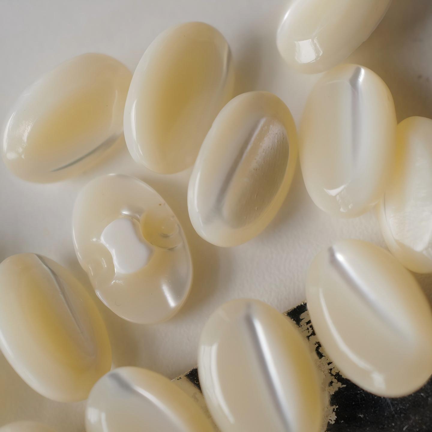 14mmx10mm一颗价格德国JIM椭圆形猫眼瞳线光珍珠母贝自带孔纽扣