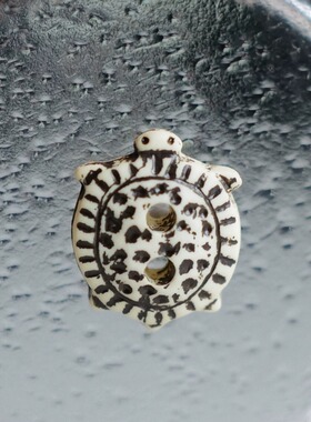 12mmx10mm一颗价英国Textile Garden奶酪白黑色线条小乌龟纽扣