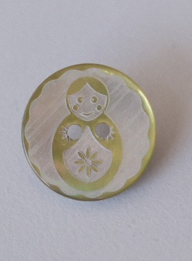 18mm一颗价德国JIM马氏贝绿色镭射俄罗斯套娃图案纽扣