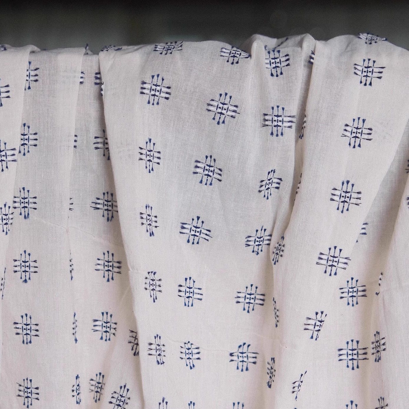 蓝白多臂提花印度棉布