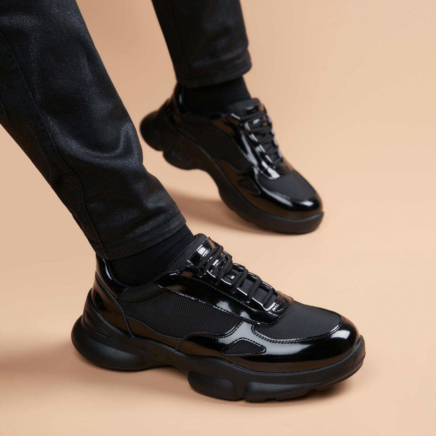 皮鞋男款2025新款增高减震透气年轻款运动休闲英伦风防滑黑色男鞋