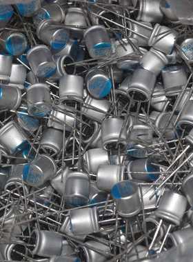 库存多年 铜引脚 好像没分选 固态电容 2.5V 4V 820UF 560UF