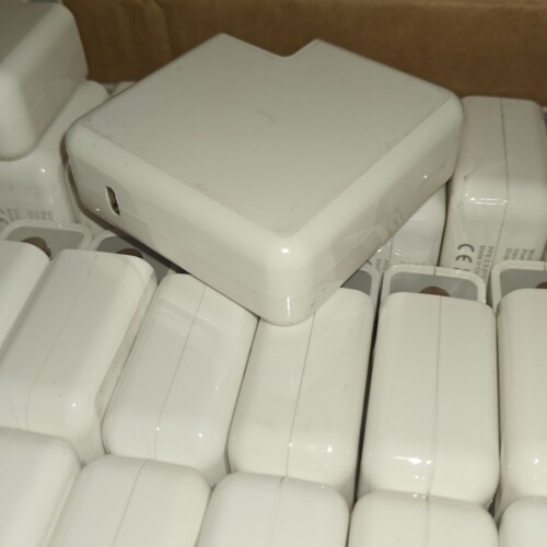 二手瑕疵品实测100瓦pd电源 有电流声 测试好 20V5A 便携烙铁电源