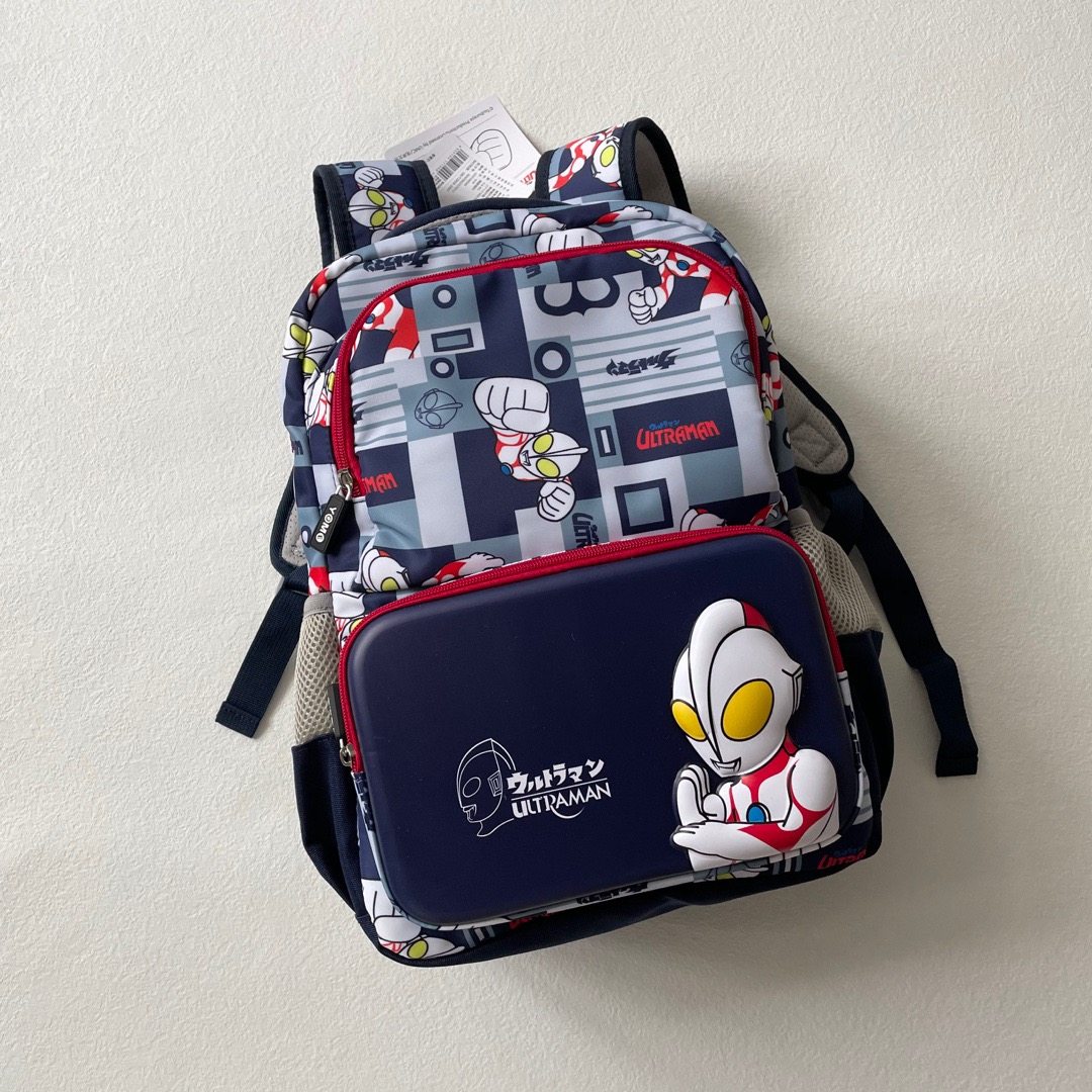 香港品牌联名奥特曼书包小学生男女孩轻便护脊背包1-2-3-4年级