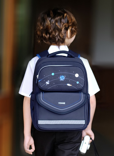 超轻减压防驼背香港小学生护脊书包女男小学生1-3.4.56年级减负