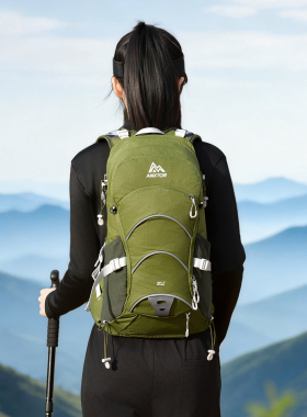 户外20L登山背包悬浮支架背负男女徒步包轻便骑行水袋防水双肩包
