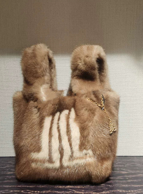 [客服改价]9-15(25)直邮=LANV*25新  貂毛皮草手挽包