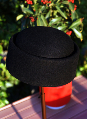 药盒帽羊毛呢贝雷帽空姐帽欧美时尚无檐黑色灰色白色赫本法式毛毡