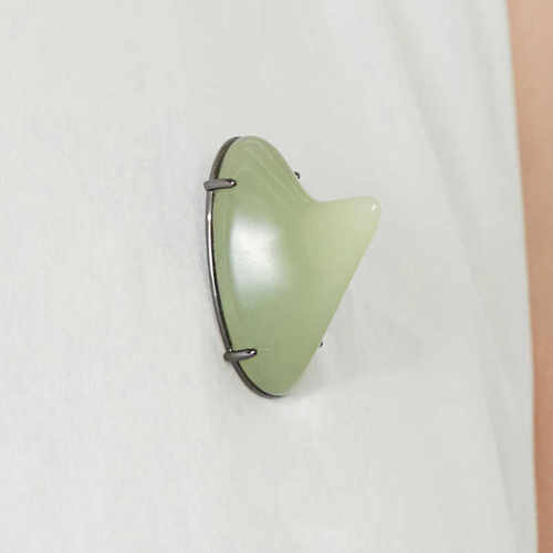 朗睦原创独特桃心小众勾刺胸针女