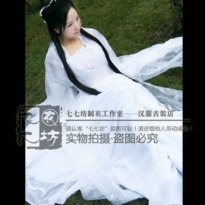 七坊超仙女神雕侠侣小龙女古装同款荷花抹胸刘亦菲刺绣花版