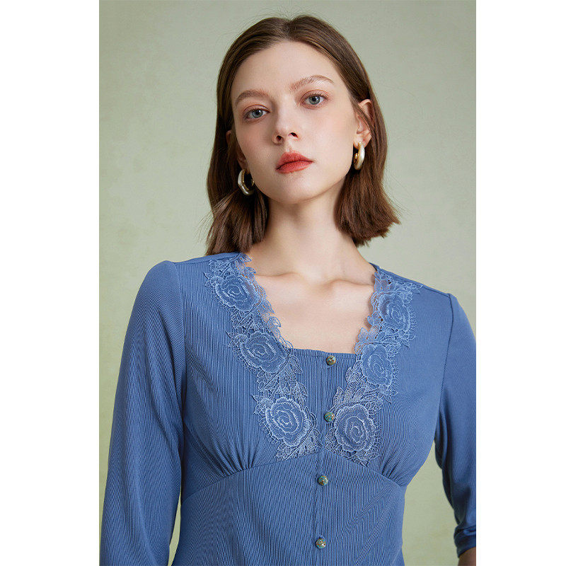 沐兰拼接蕾丝方领衬衫女秋设计感修身减龄针织衫打底衫
