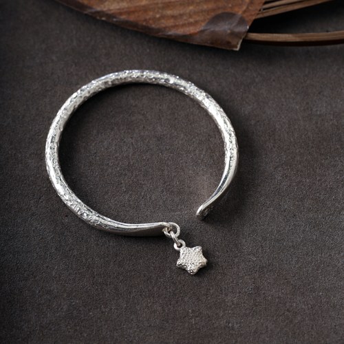 星日|熙素999足银手工银手镯