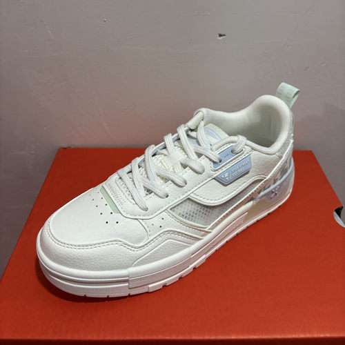 特步正品夏清新女运动小白滑板鞋