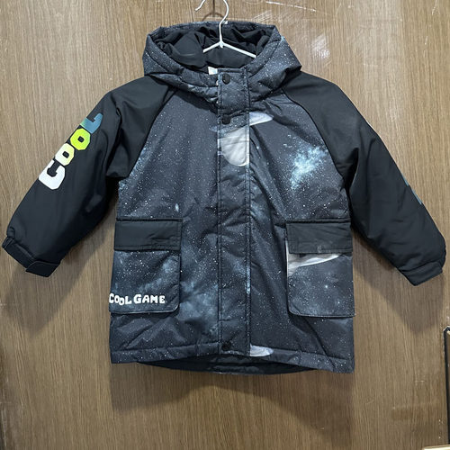 特步儿童短款羽绒服星空保暧男童