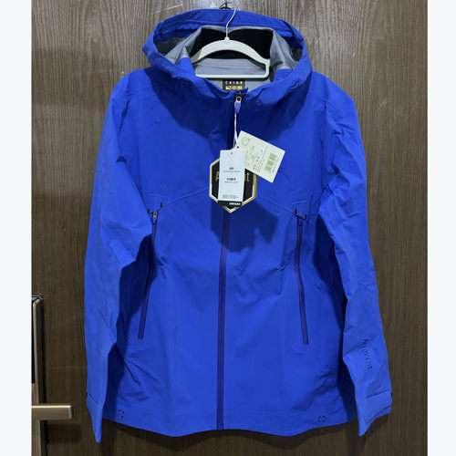 安踏正品春秋防泼水男轻质冲锋衣