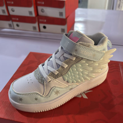 特步儿童正品冬季保暧高帮魔术贴小白鞋中童运动板鞋677414373002