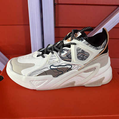 秋冬街头潮流运动鞋特步保暧青年