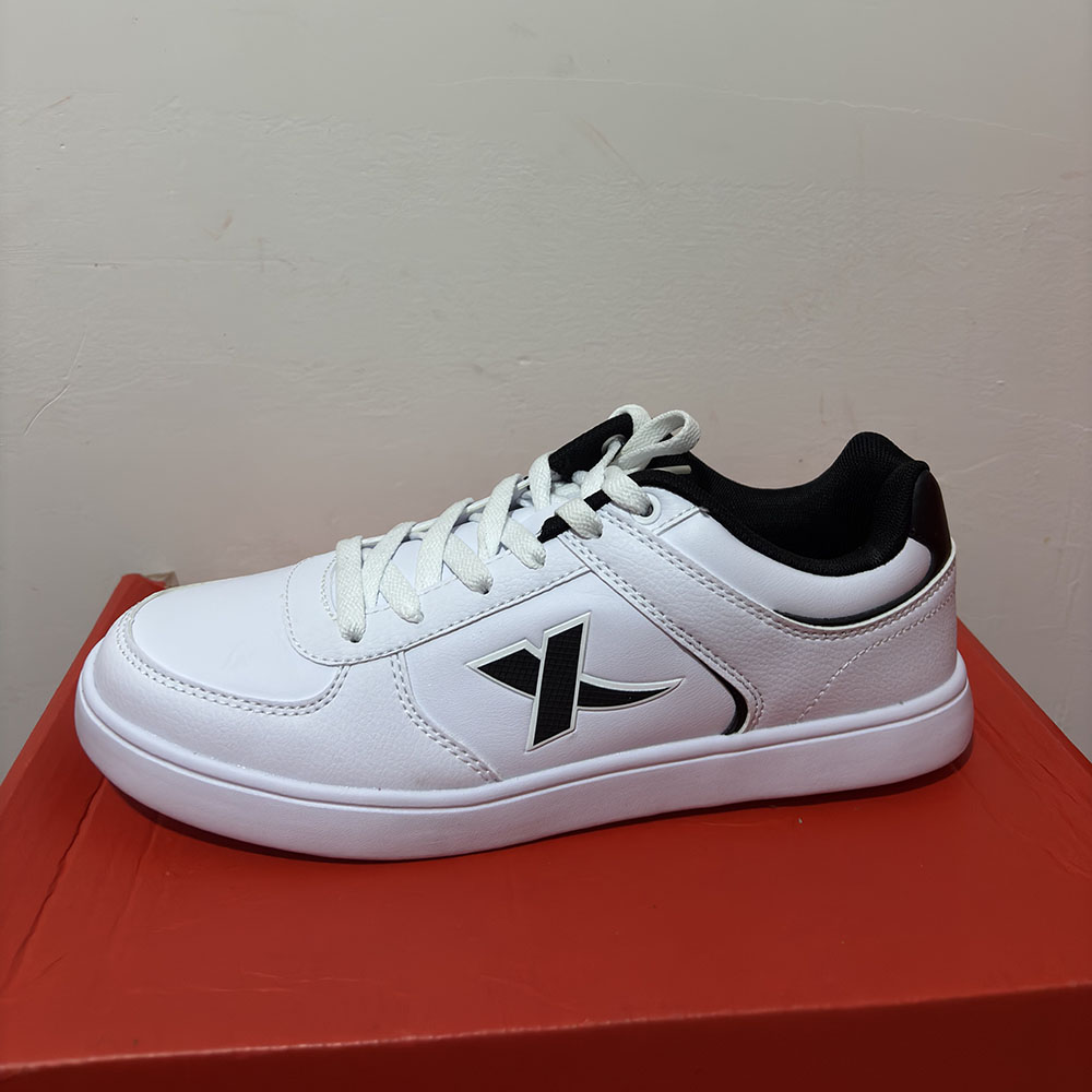 特步正品夏休闲滑板鞋潮流小白鞋