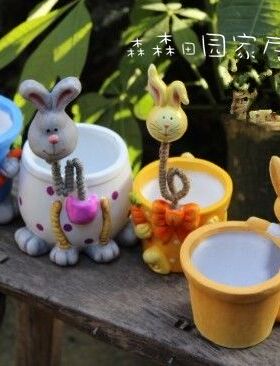 陶土彩绘小兔子动物园艺孤品花器