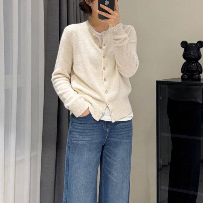 现货 麦系风通勤简约正肩短款针织开衫外套女毛衫2026春季新款,女装/女士精品,毛针织衫,淘宝优惠券,粉丝福利购,淘宝优惠卷