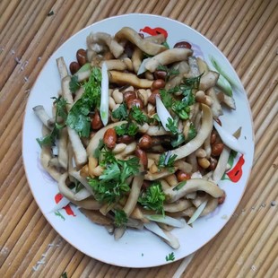 辣疙瘩芥菜丝大缸腌制呛味腊菜大头菜下酒菜河南特产老式 冲味腊菜