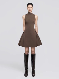 高级感斜领蓬蓬连衣裙越南设计师金属纽扣咖啡色褶皱显瘦短裙女