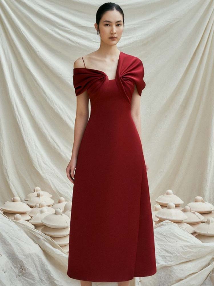 越南设计师缎面落肩蝴蝶礼服长裙